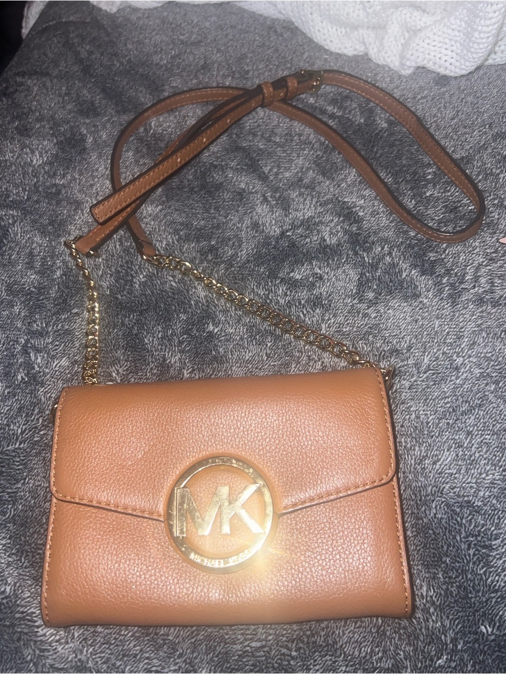 MICHAEL KORS Tan Leather Crossbody with Gold hardware
